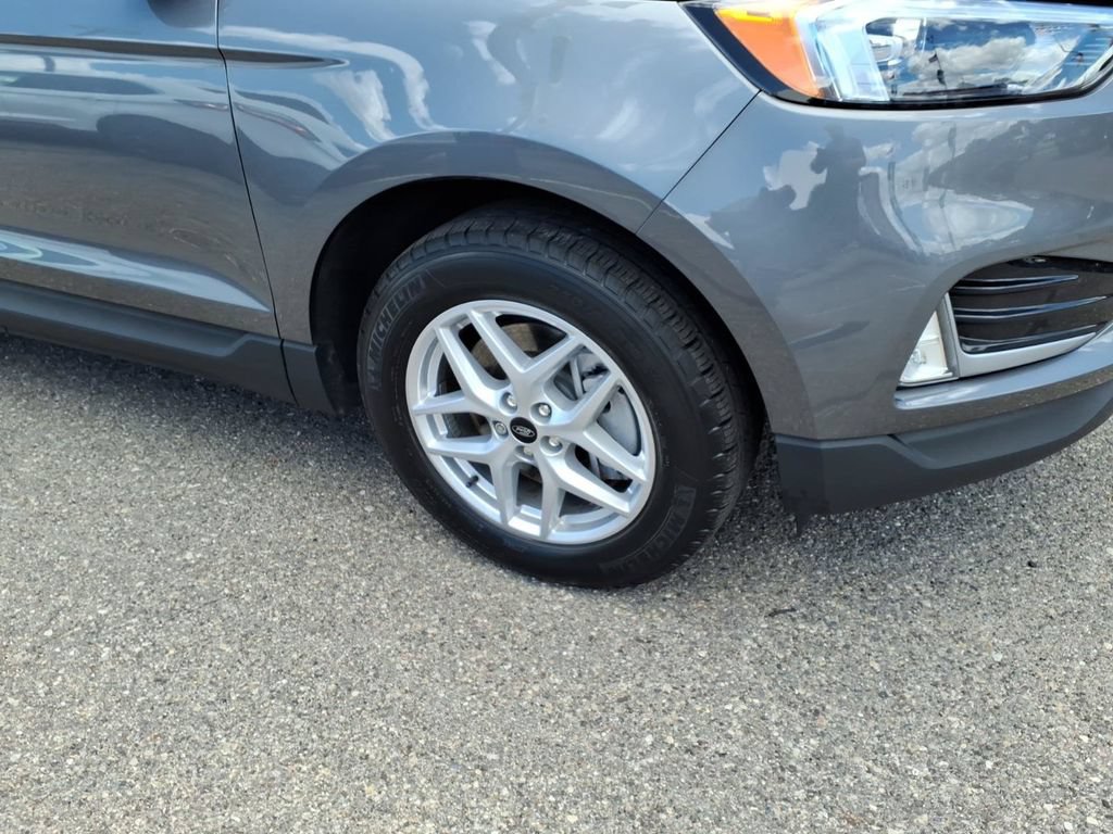 Used 2024 Ford Edge SEL w/ Convenience Package AWD/4WD image 5