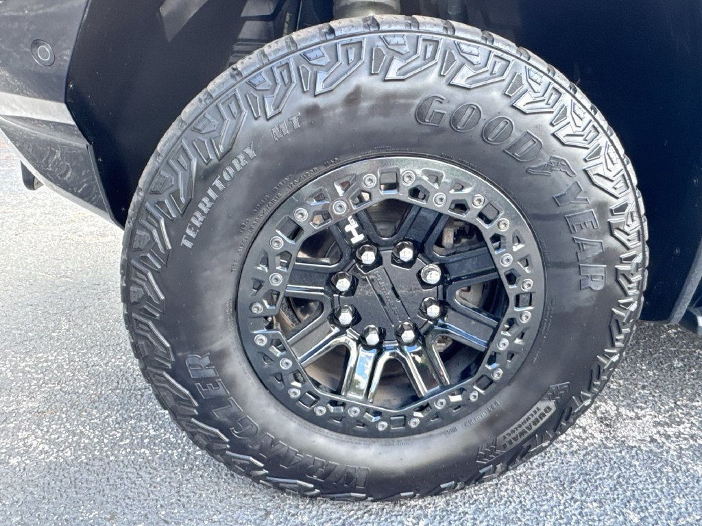 Used 2024 GMC Hummer EV 3X w/ Omega Edition AWD/4WD image 12
