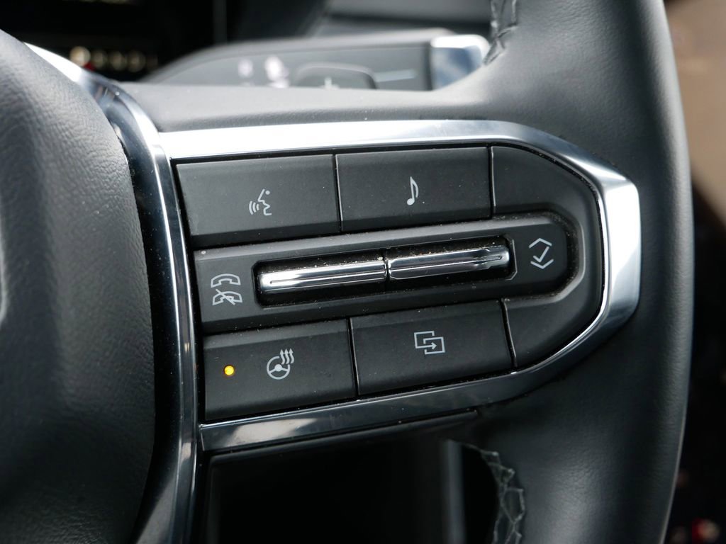 Used 2025 GMC Acadia Elevation w/ Elevation Premium Package image 24