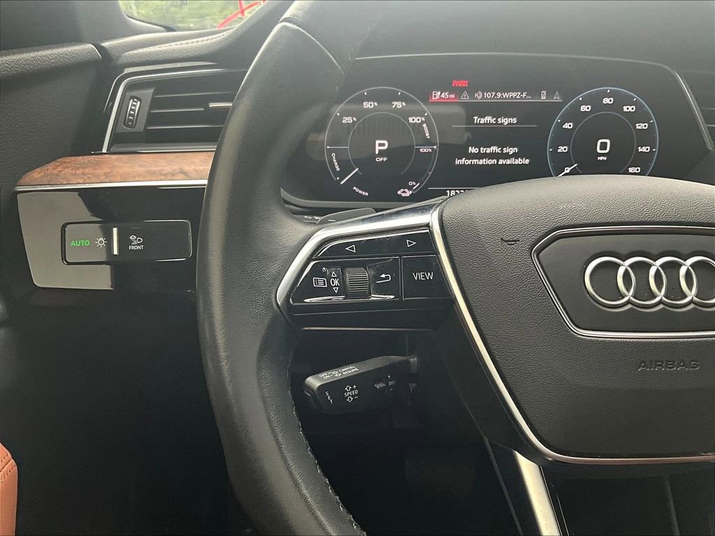 Used 2022 Audi e-tron Premium Plus w/ Premium Plus Package image 17