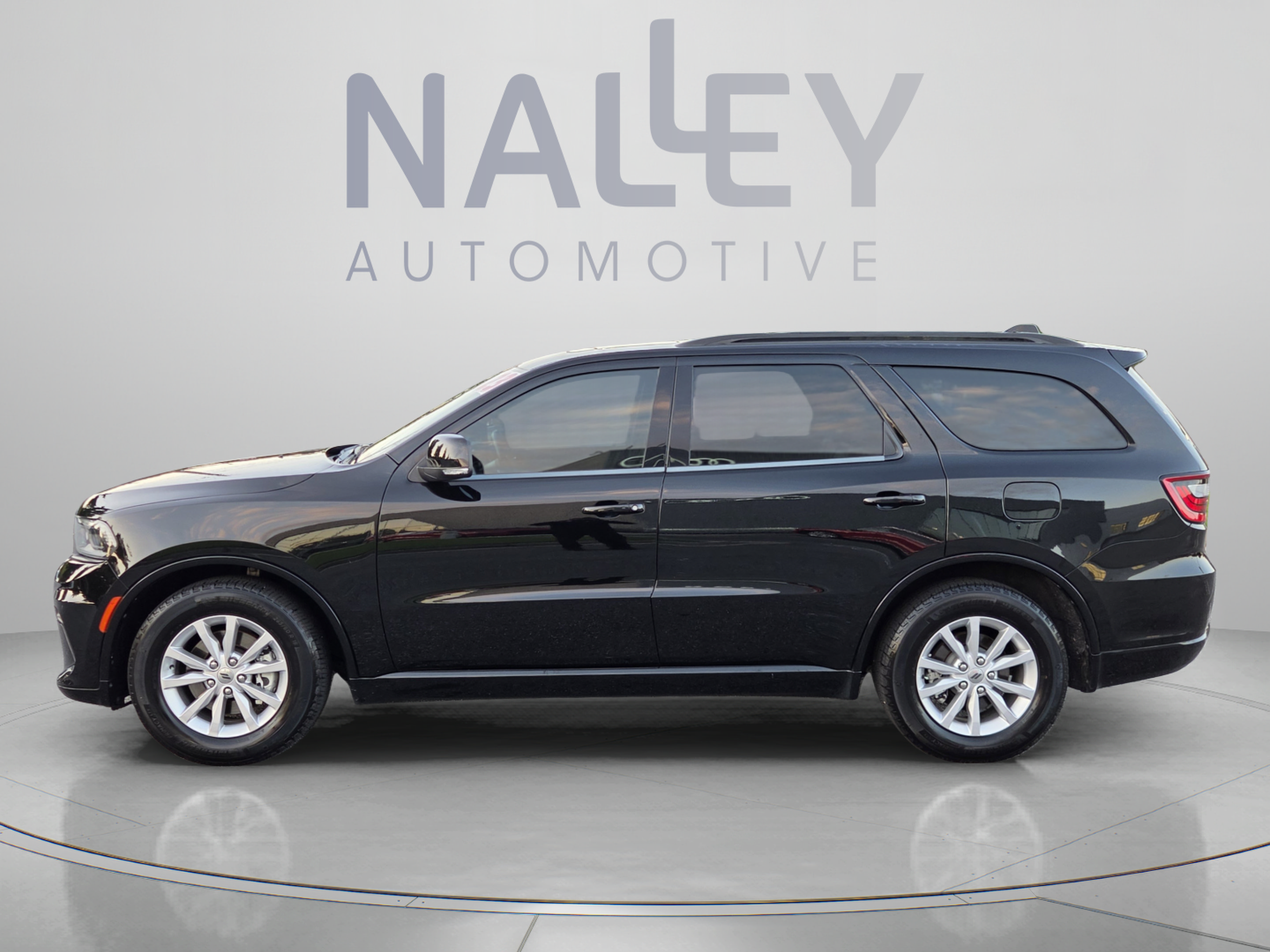 Used 2023 Dodge Durango GT RWD image 2