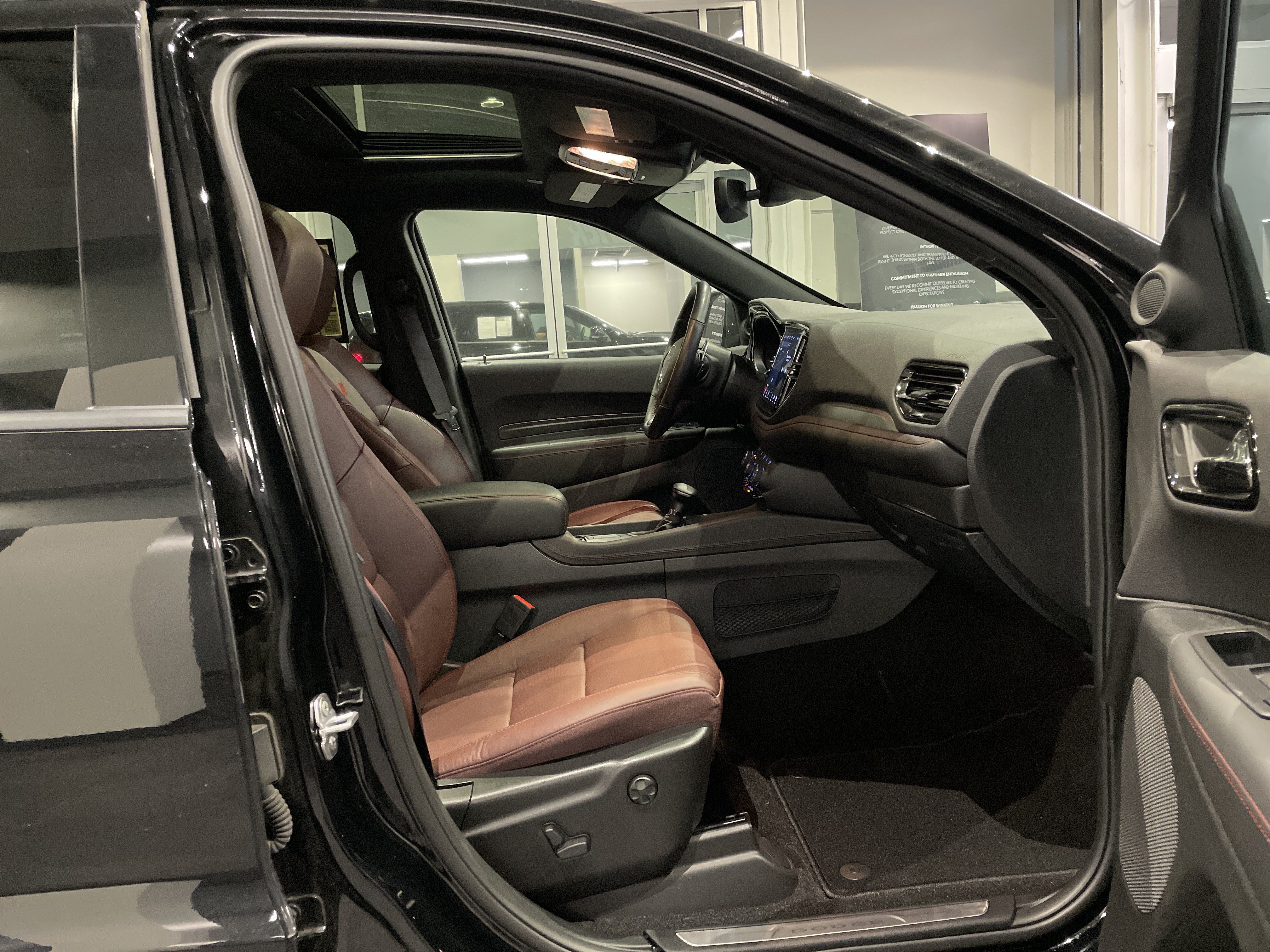 Used 2025 Dodge Durango R/T AWD/4WD image 40