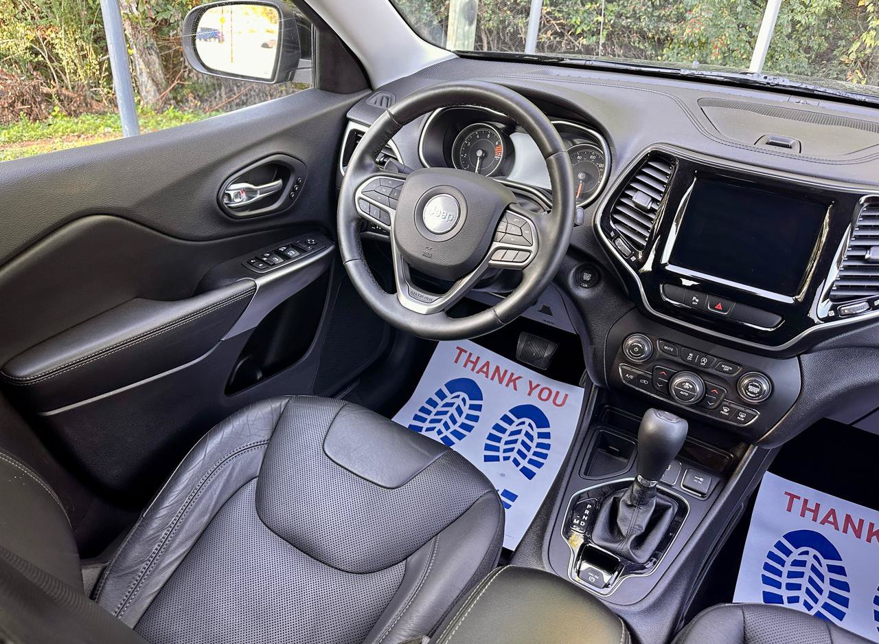 Used 2019 Jeep Cherokee Limited FWD image 19