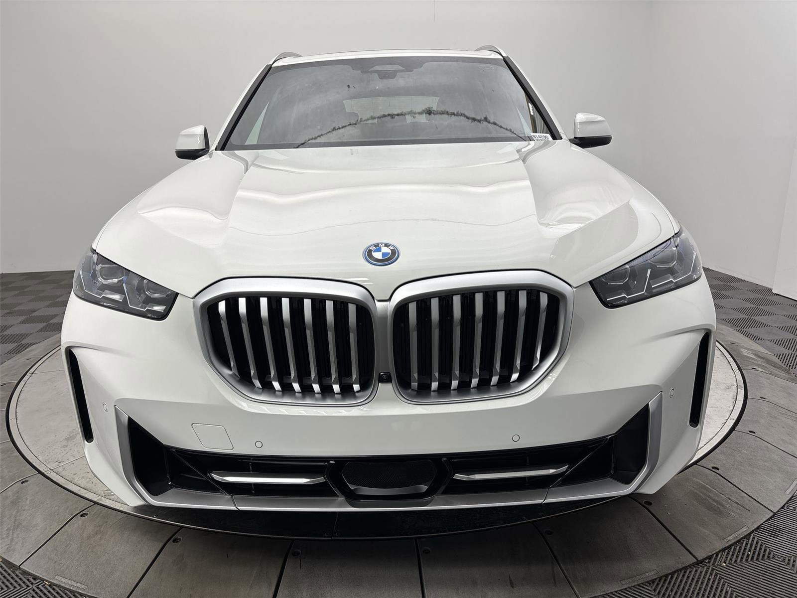 New 2026 BMW X5 xDrive50e w/ Executive Package image 14