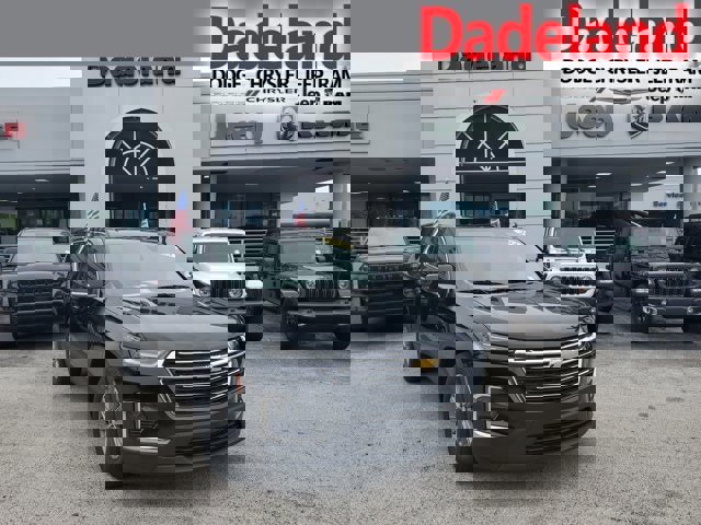 Used 2023 Chevrolet Traverse LT