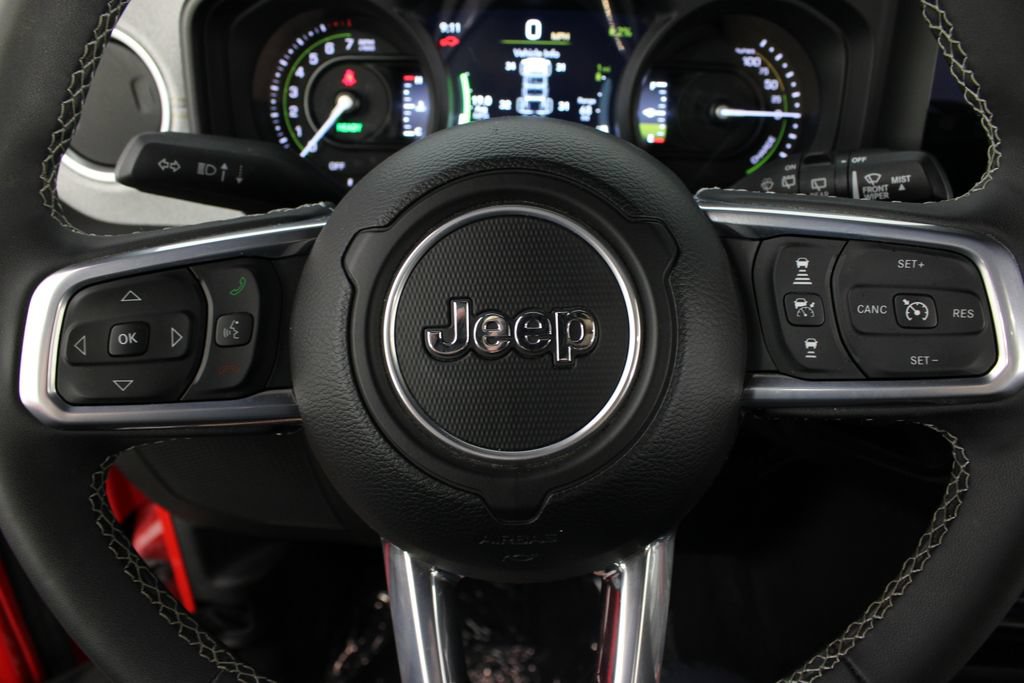 Used 2025 Jeep Wrangler Unlimited Sahara w/ Safety Group AWD/4WD image 12