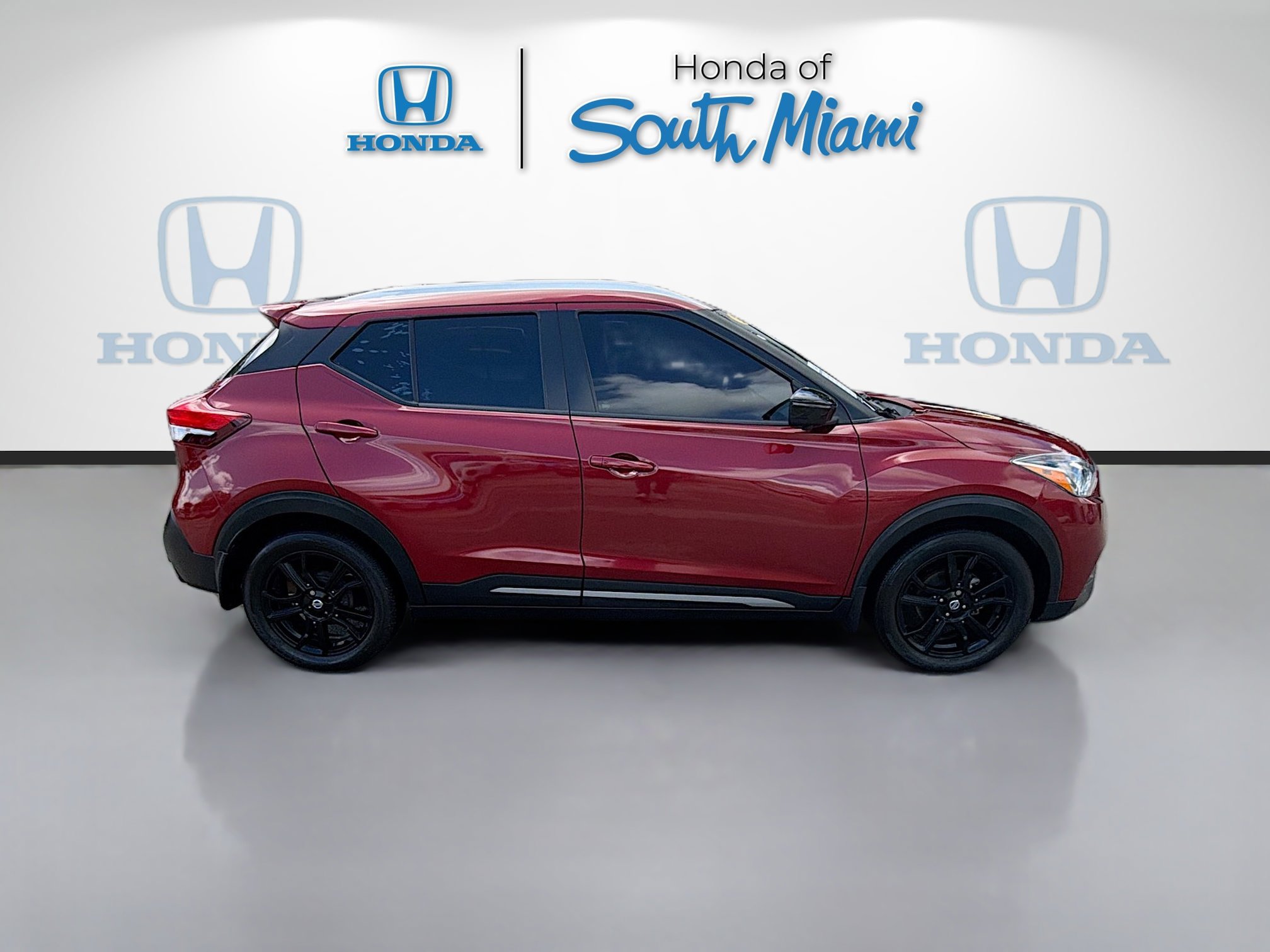 Used 2020 Nissan Kicks SR image 8