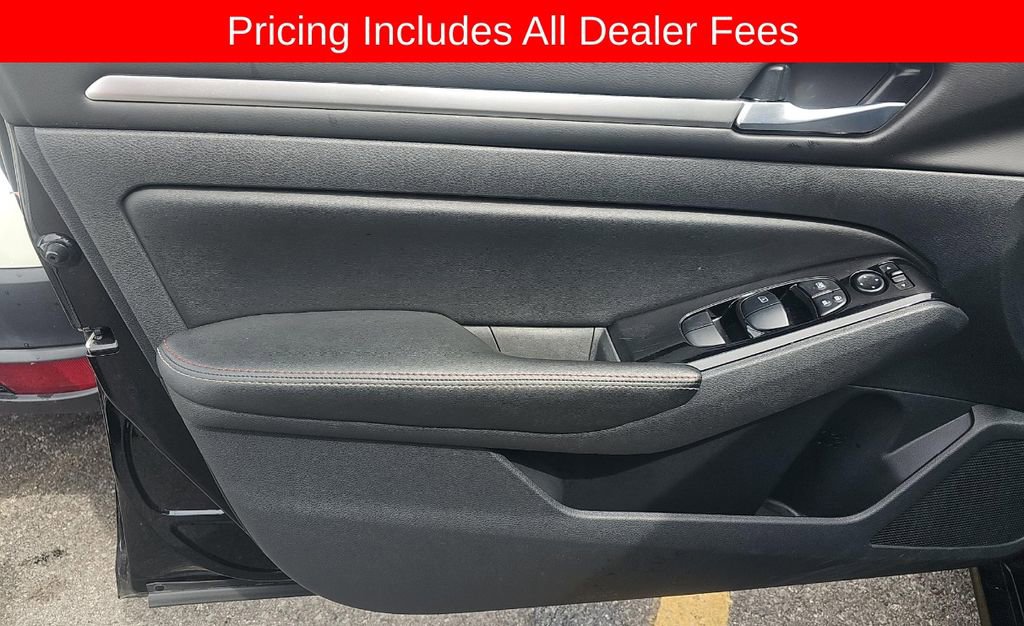 Certified 2024 Nissan Altima 2.0 SR FWD image 8
