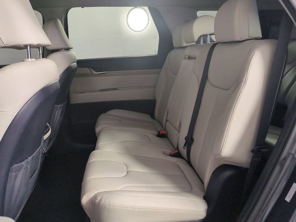 Used 2022 Hyundai Palisade SEL FWD image 17
