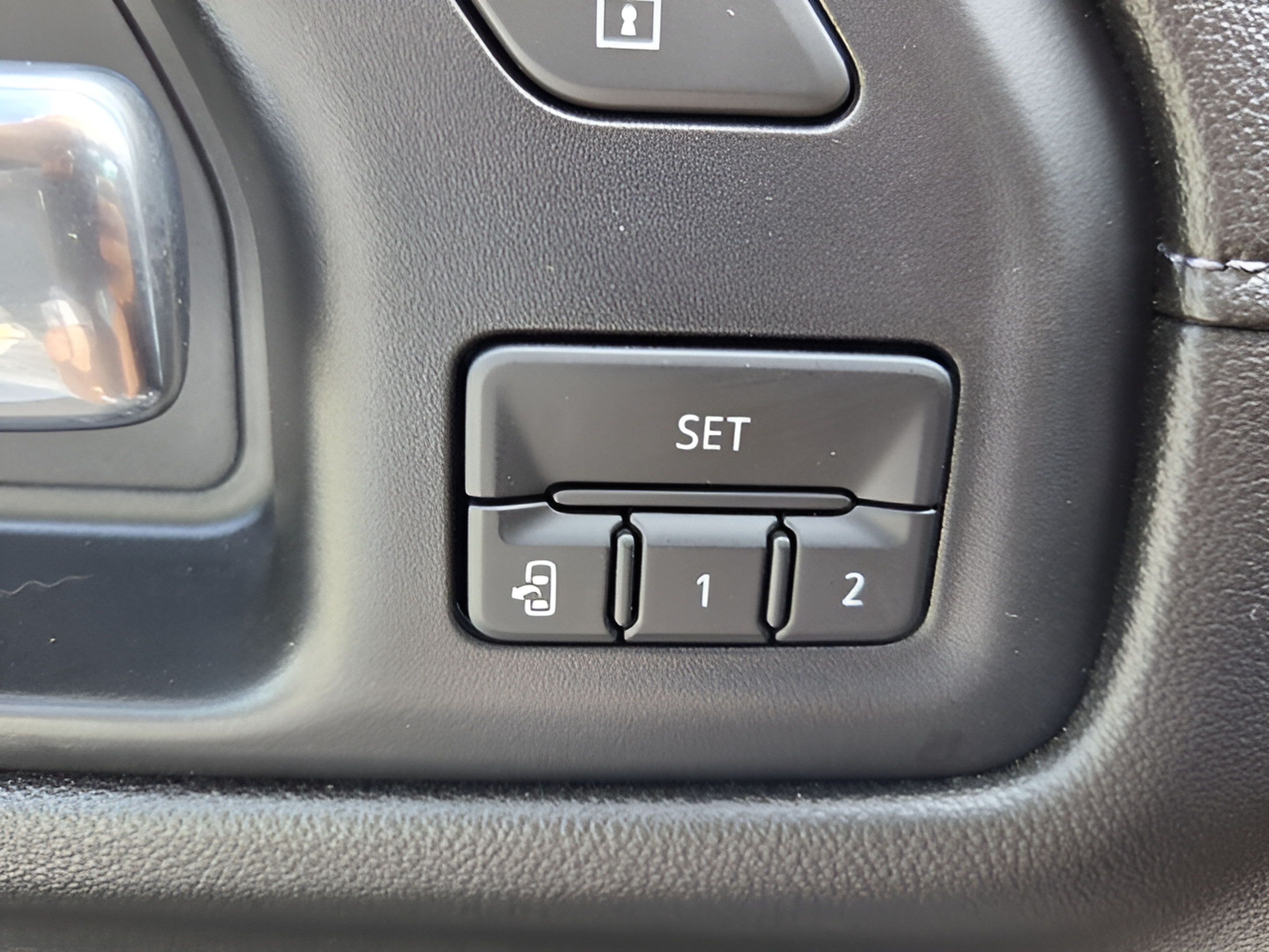 Certified 2021 Chevrolet Silverado 1500 High Country w/ Technology Package AWD/4WD image 28