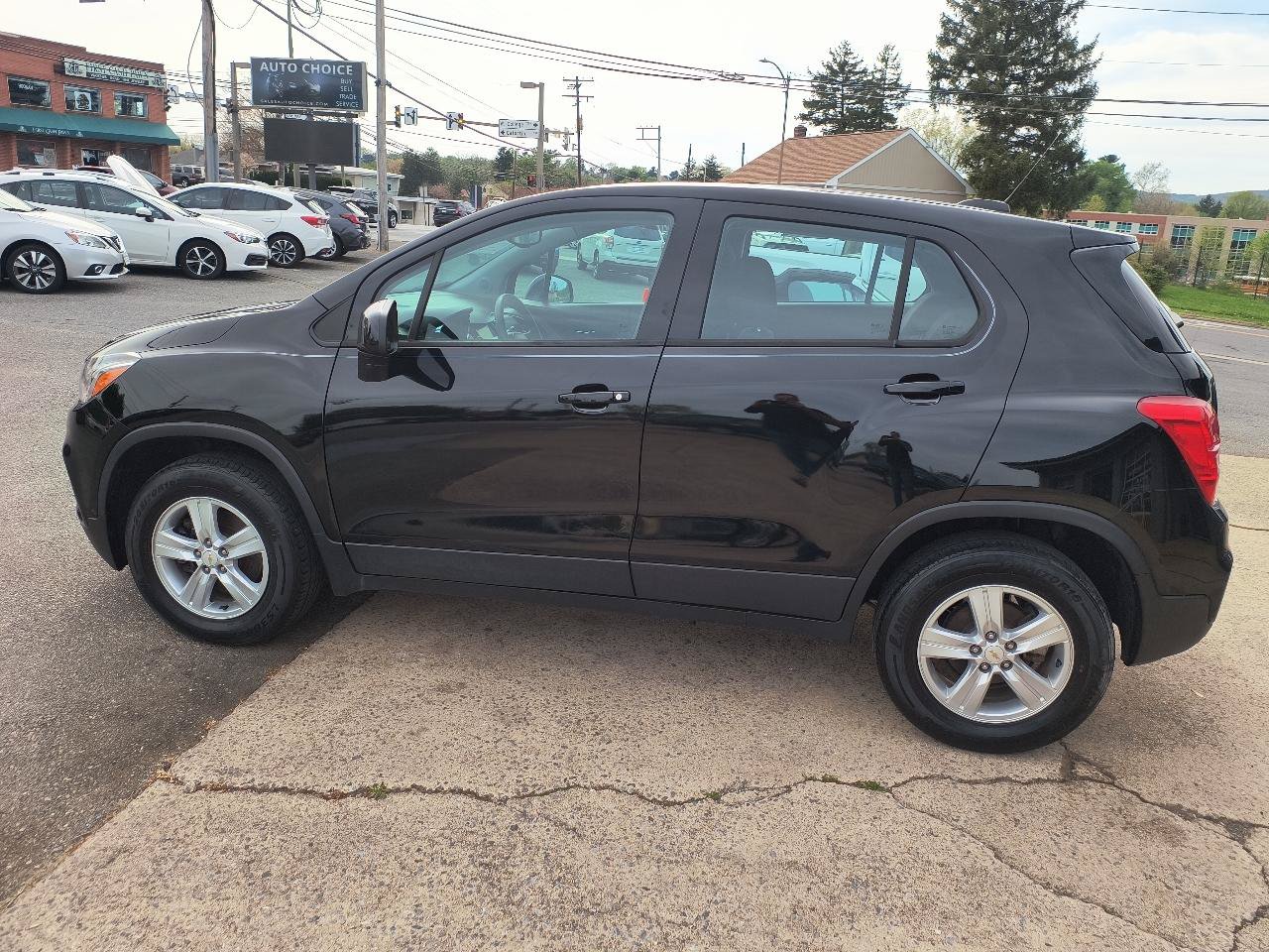 Used 2020 Chevrolet Trax LS AWD/4WD image 9
