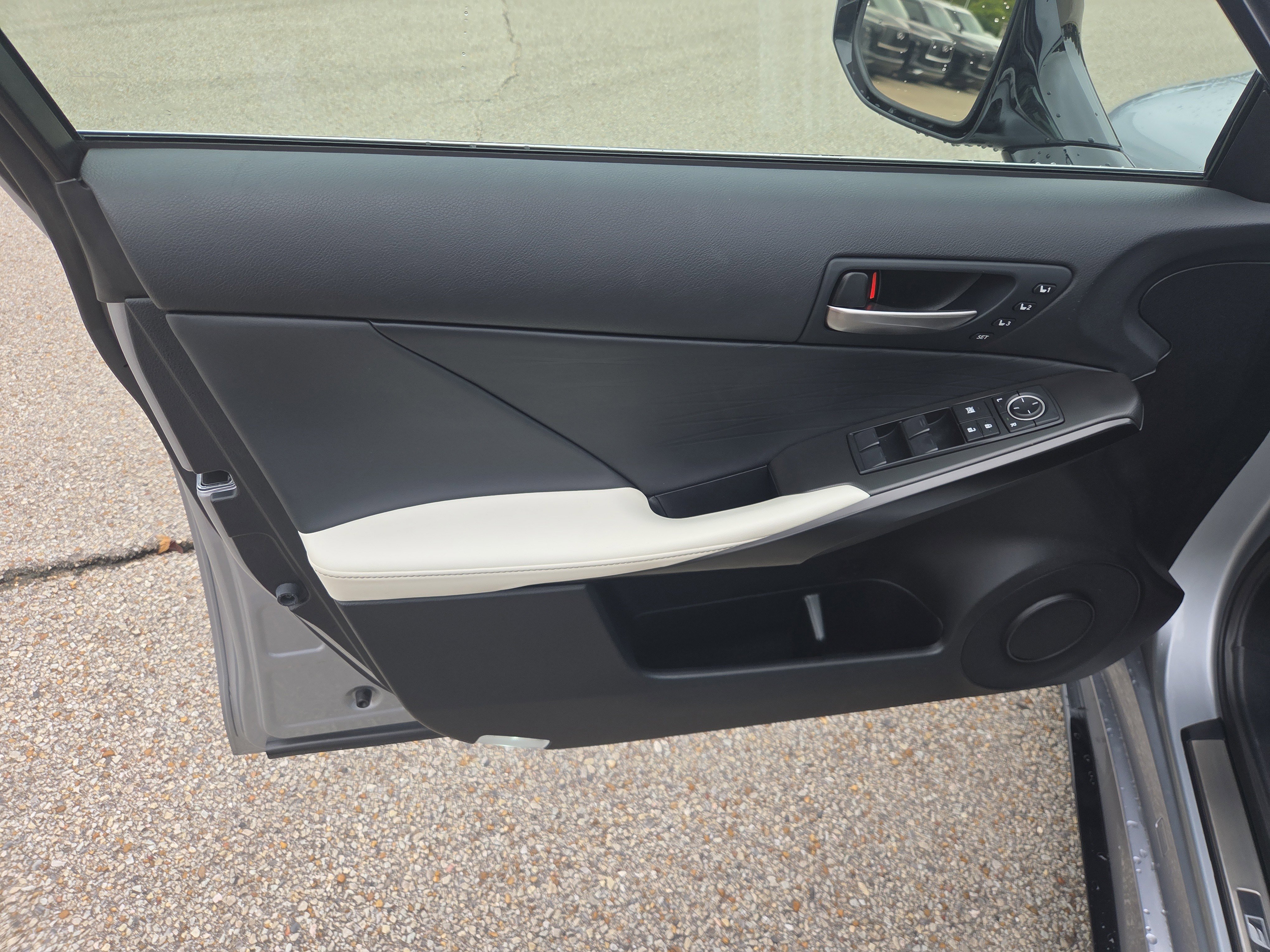 Used 2023 Lexus IS 350 F Sport w/ Memory Package image 5