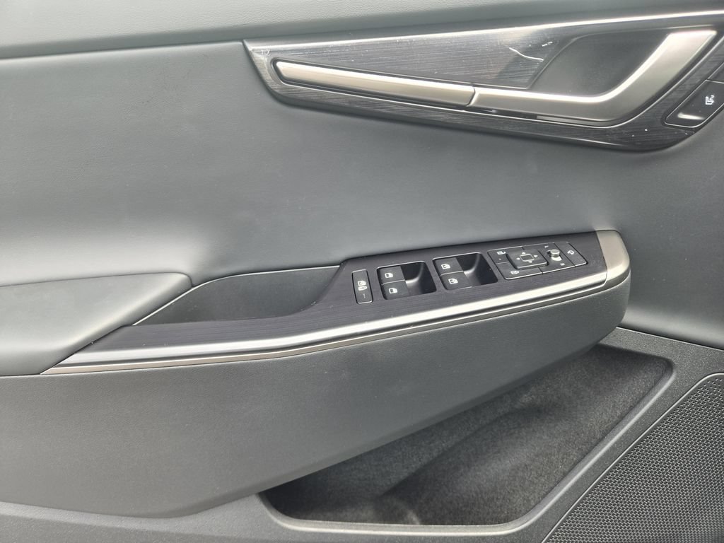 New 2025 Kia EV6 Wind RWD image 16