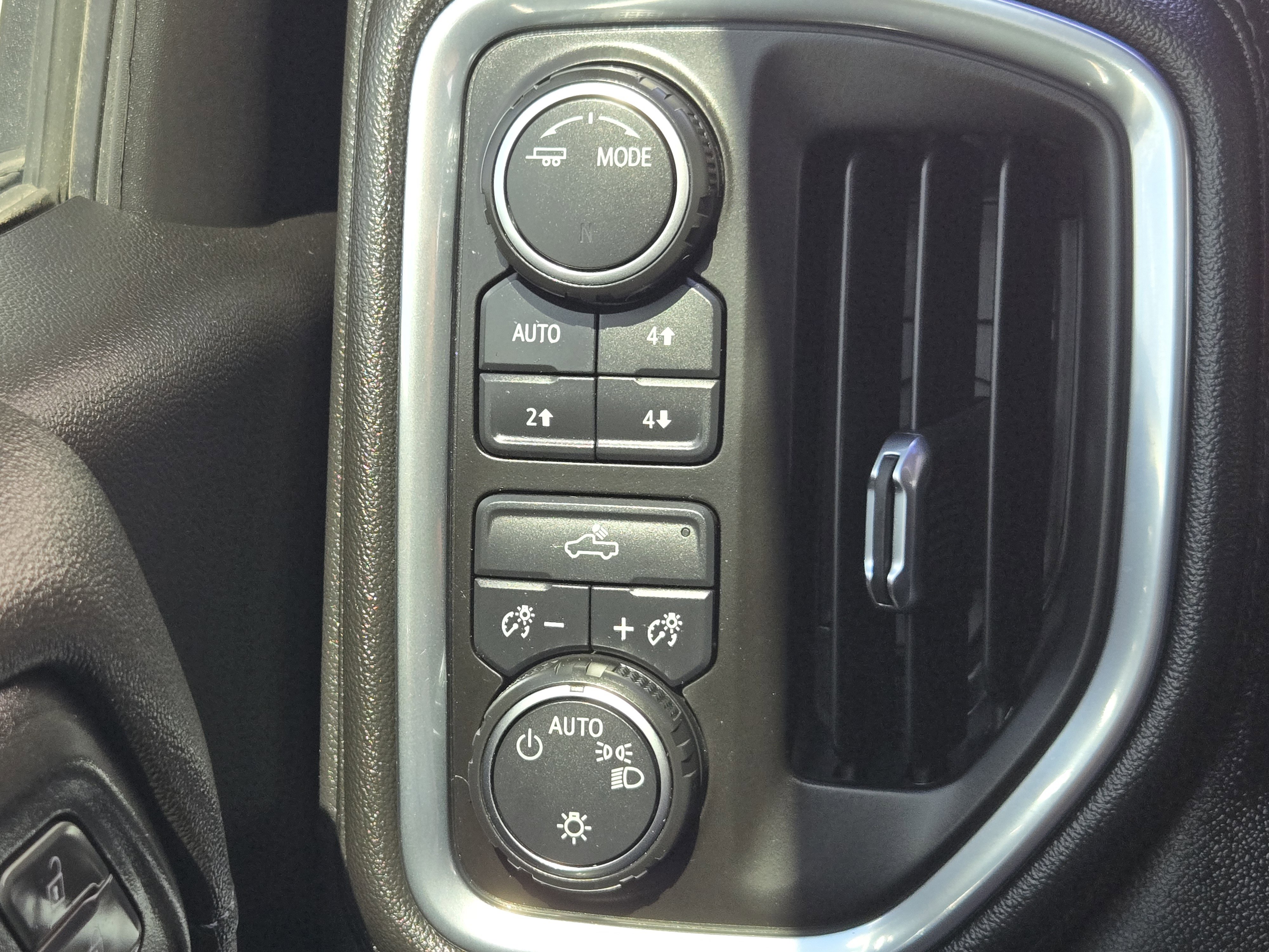 Used 2021 Chevrolet Silverado 1500 LT w/ Texas Edition Plus image 25