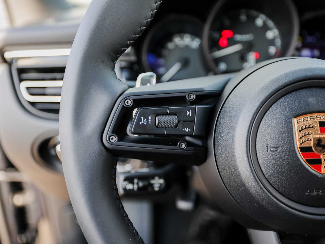 New 2026 Porsche Macan Turbo image 17