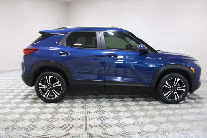 Used 2022 Chevrolet TrailBlazer LT AWD/4WD image 12