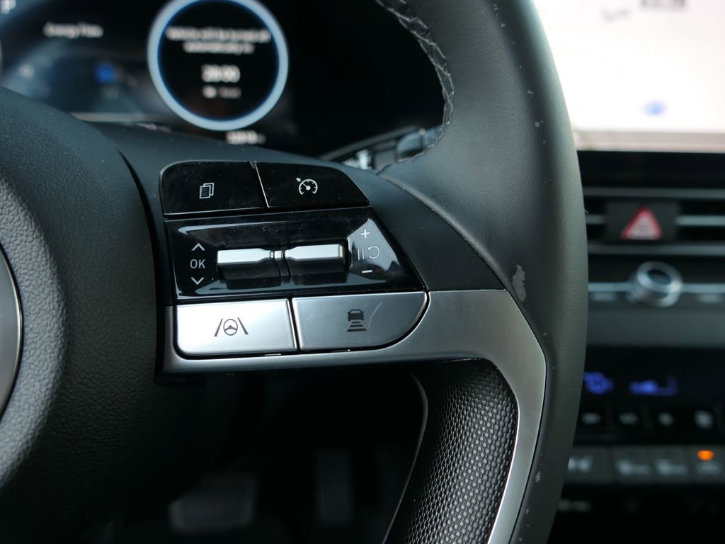 Certified 2023 Hyundai Elantra Limited image 15