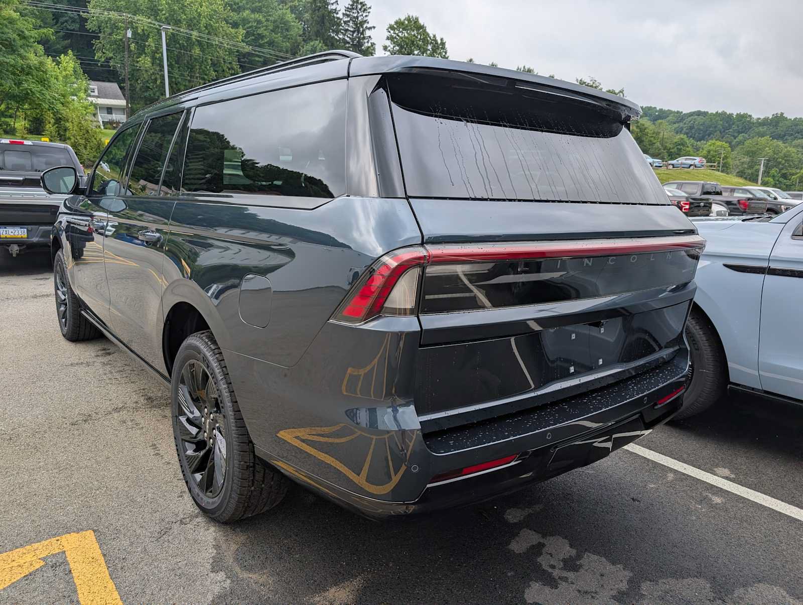 New 2026 Lincoln Navigator L Reserve w/ Jet Appearance Package AWD/4WD image 9