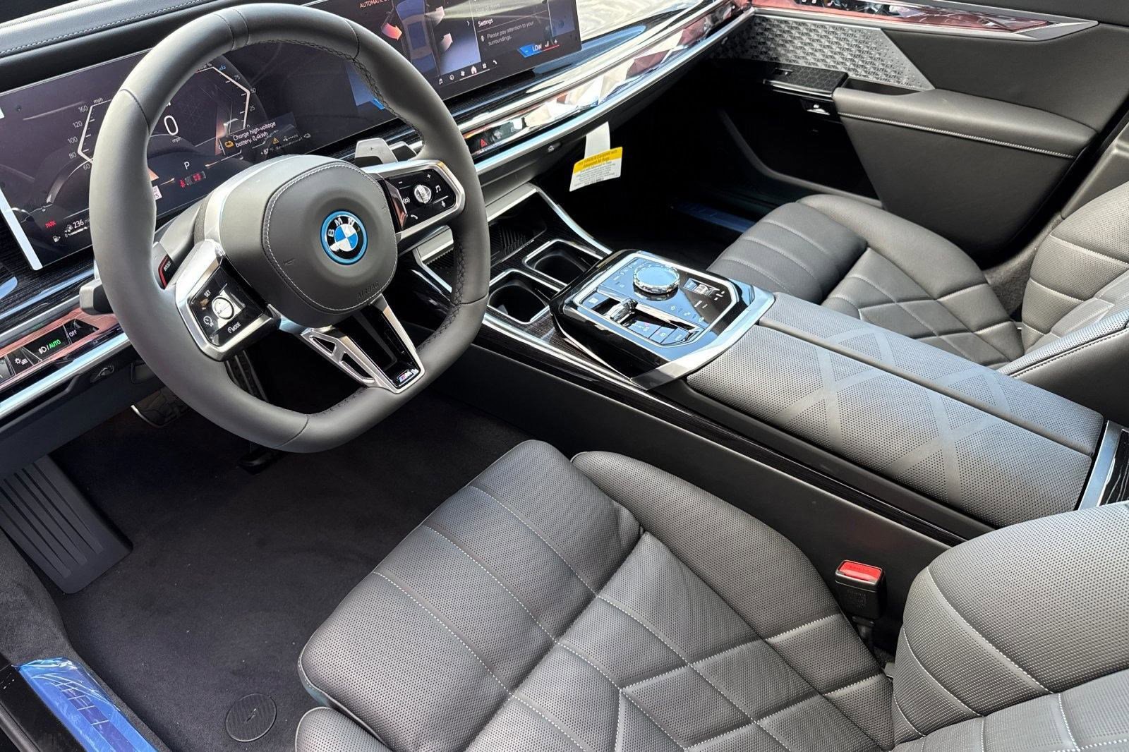 New 2026 BMW 750e xDrive w/ Executive Package image 4