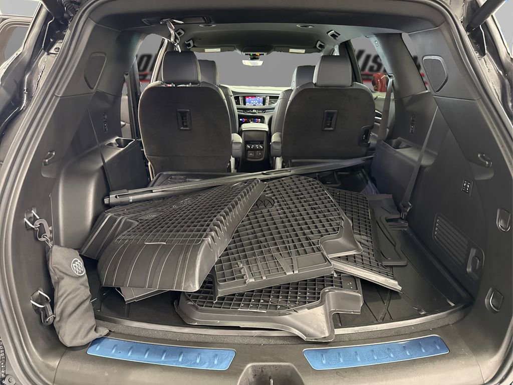 Used 2024 Buick Enclave Premium image 11