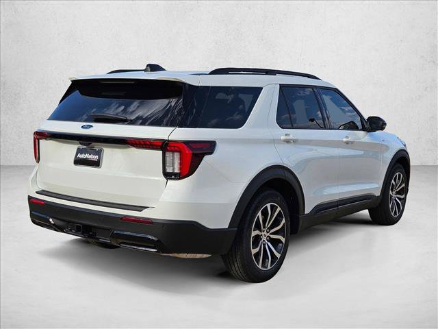 New 2026 Ford Explorer ST-Line RWD video 2