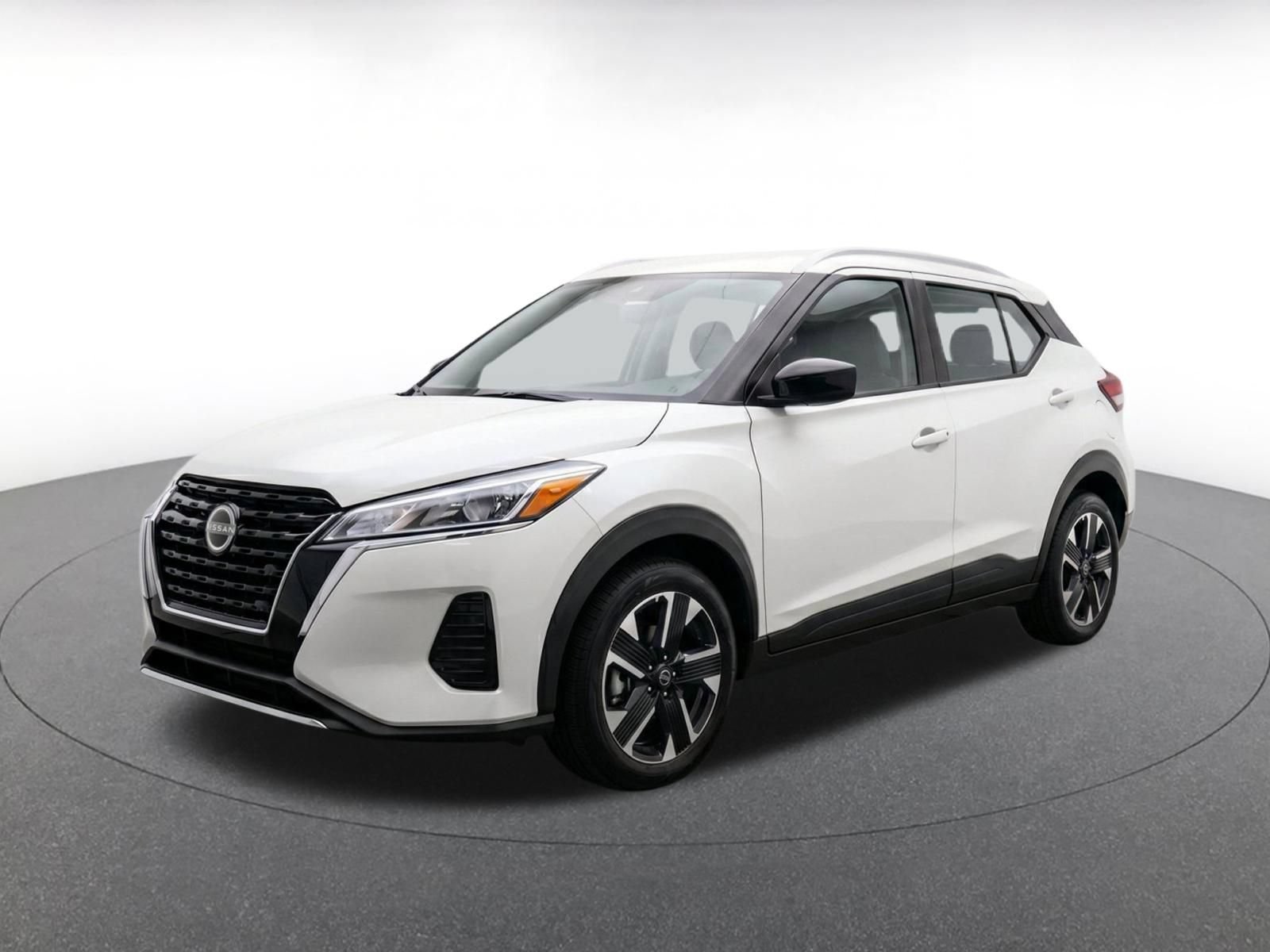 Used 2026 Nissan Kicks SV w/ Cold Weather Package AWD/4WD image 3