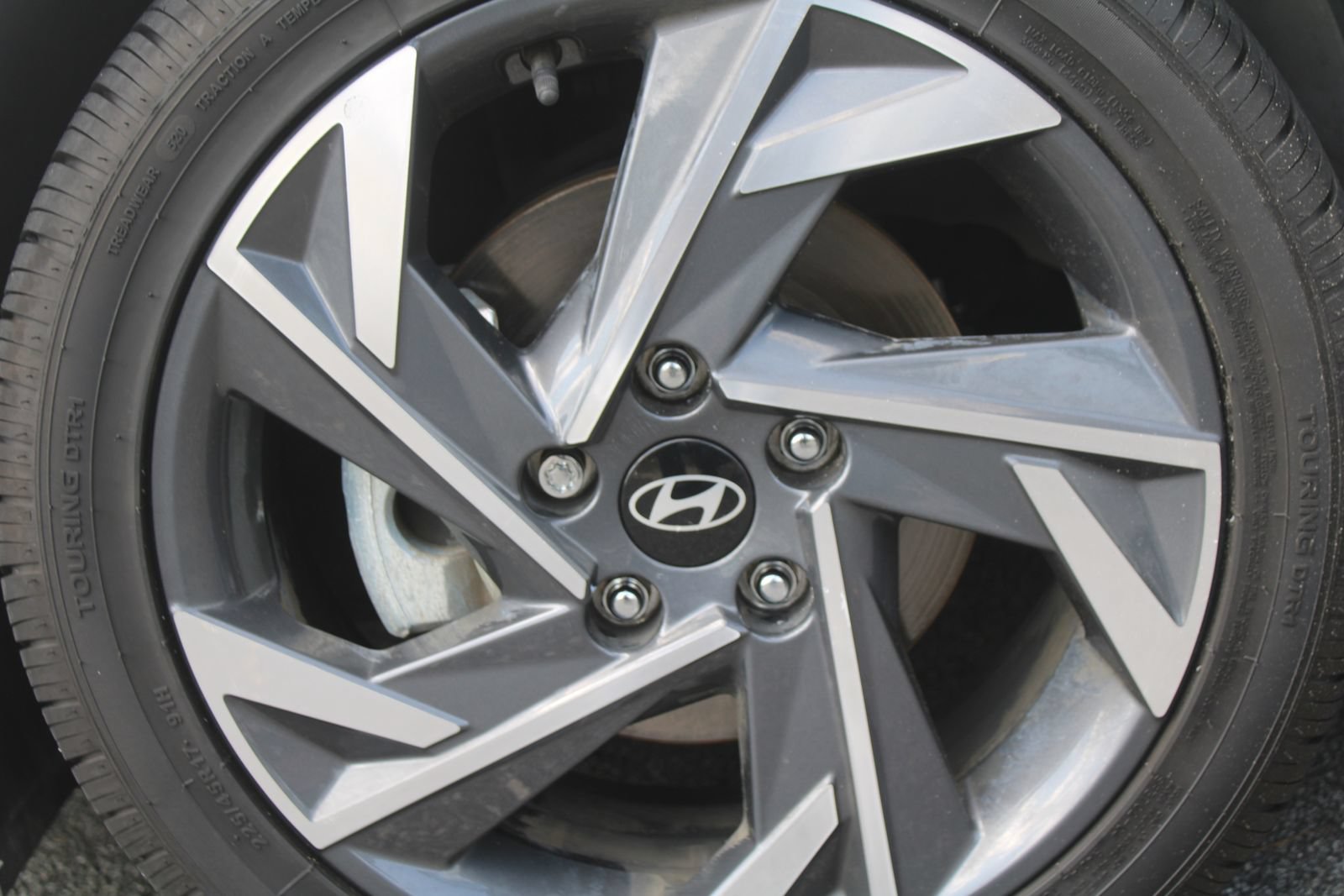 Used 2025 Hyundai Elantra Sport FWD image 17