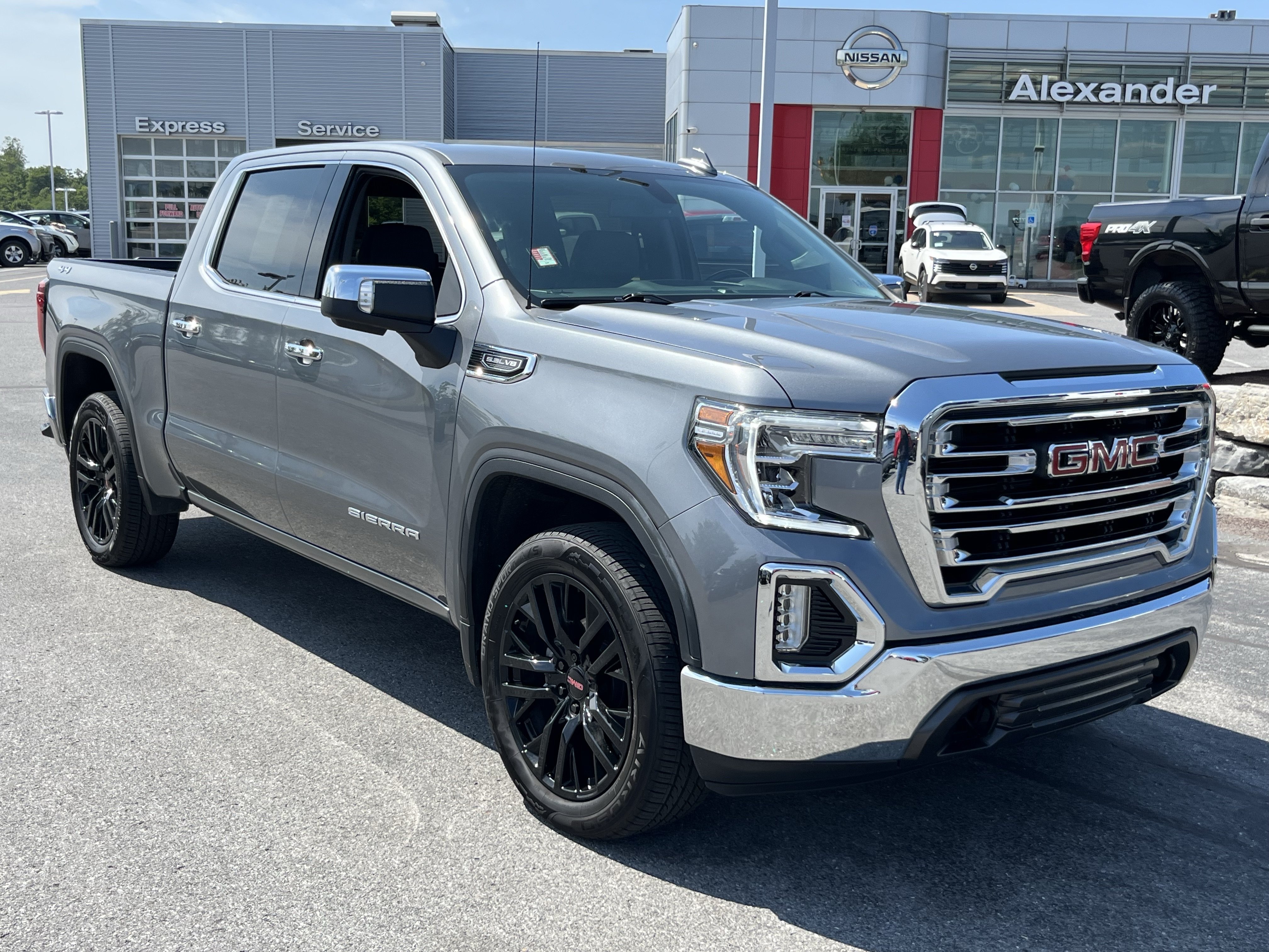 Used 2021 GMC Sierra 1500 SLT AWD/4WD image 1
