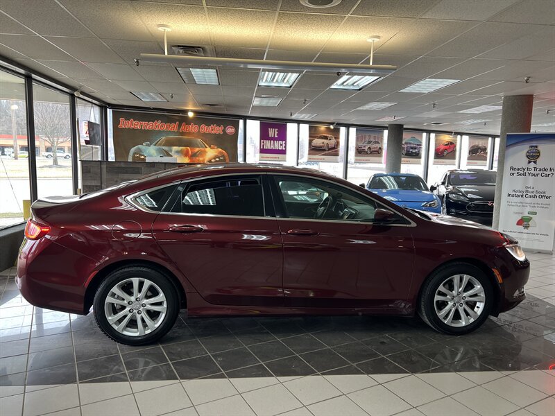 Used 2015 Chrysler 200 Limited w/ Convenience Group FWD image 5