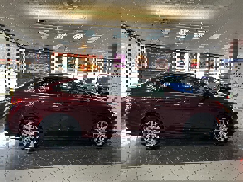 Used 2015 Chrysler 200 Limited w/ Convenience Group image 5