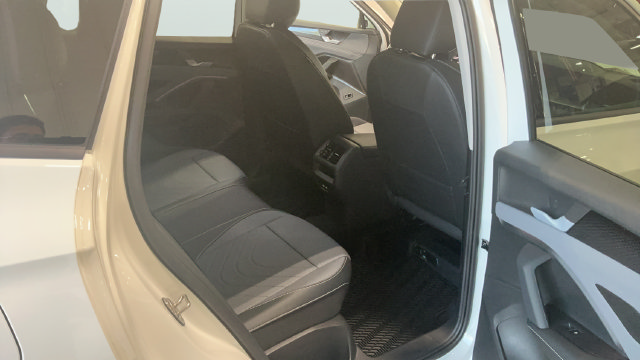New 2026 Volkswagen Tiguan SE AWD/4WD image 15