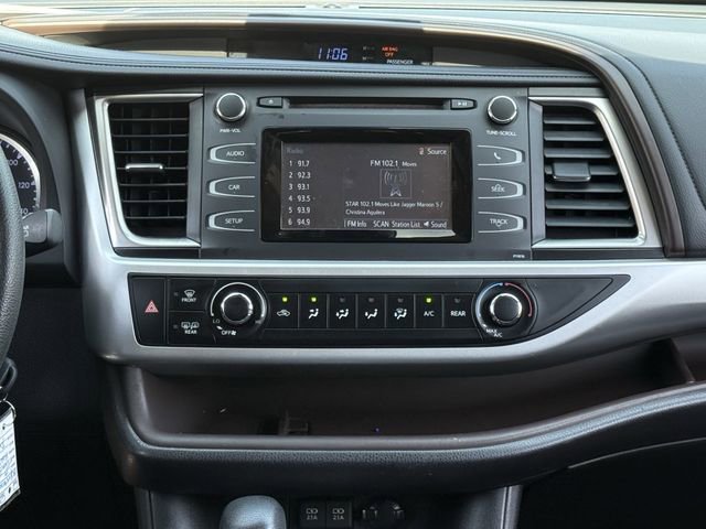 Used 2019 Toyota Highlander LE FWD image 13