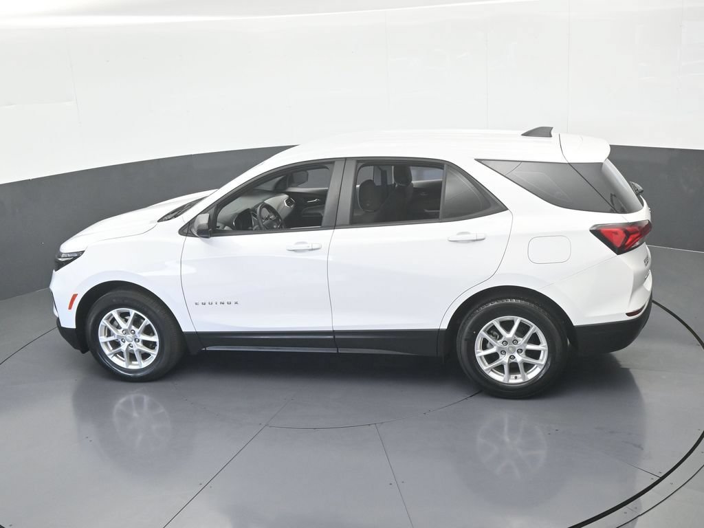 Used 2024 Chevrolet Equinox LS FWD image 42