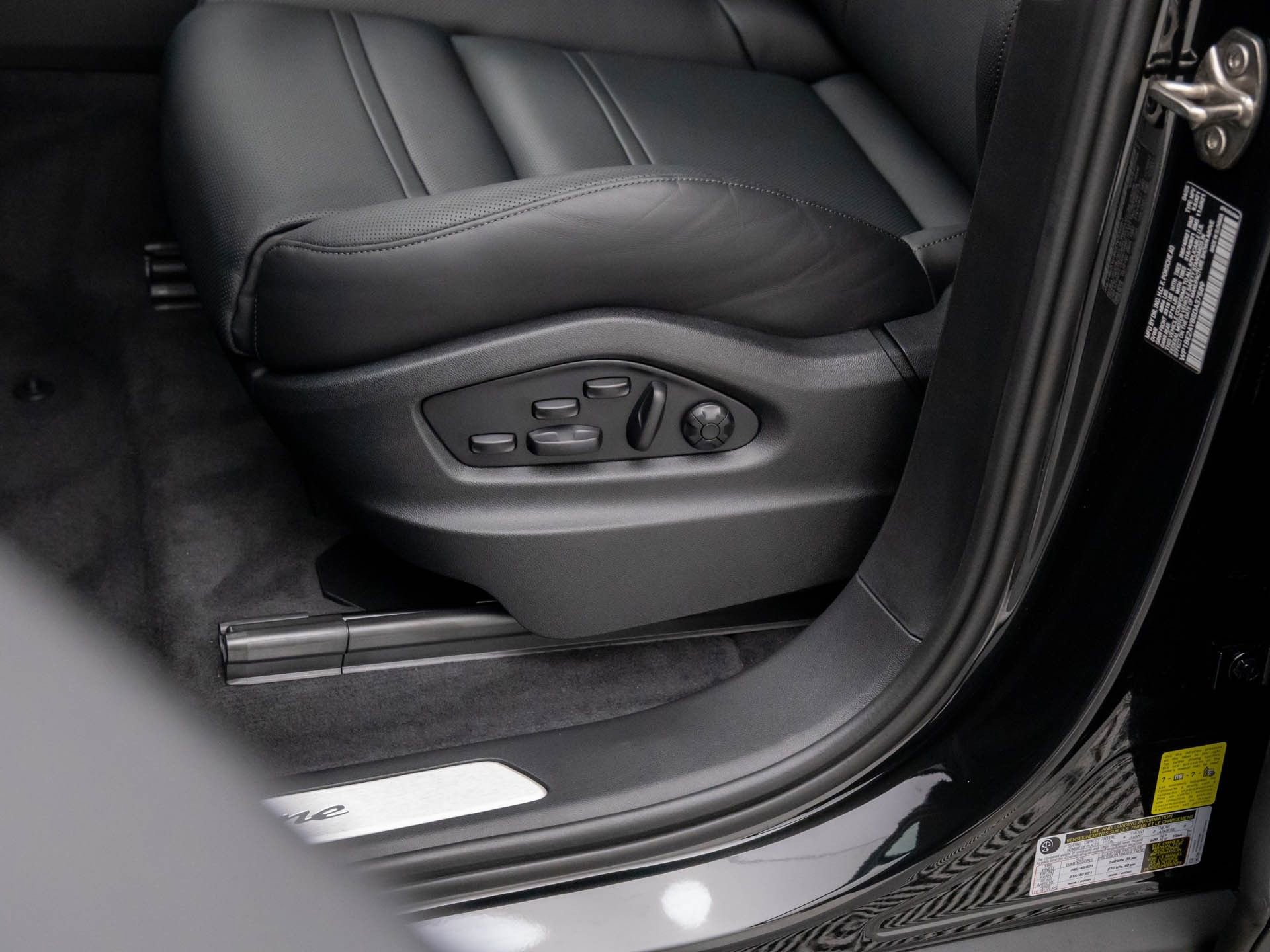 New 2025 Porsche Cayenne E-Hybrid Coupe image 15