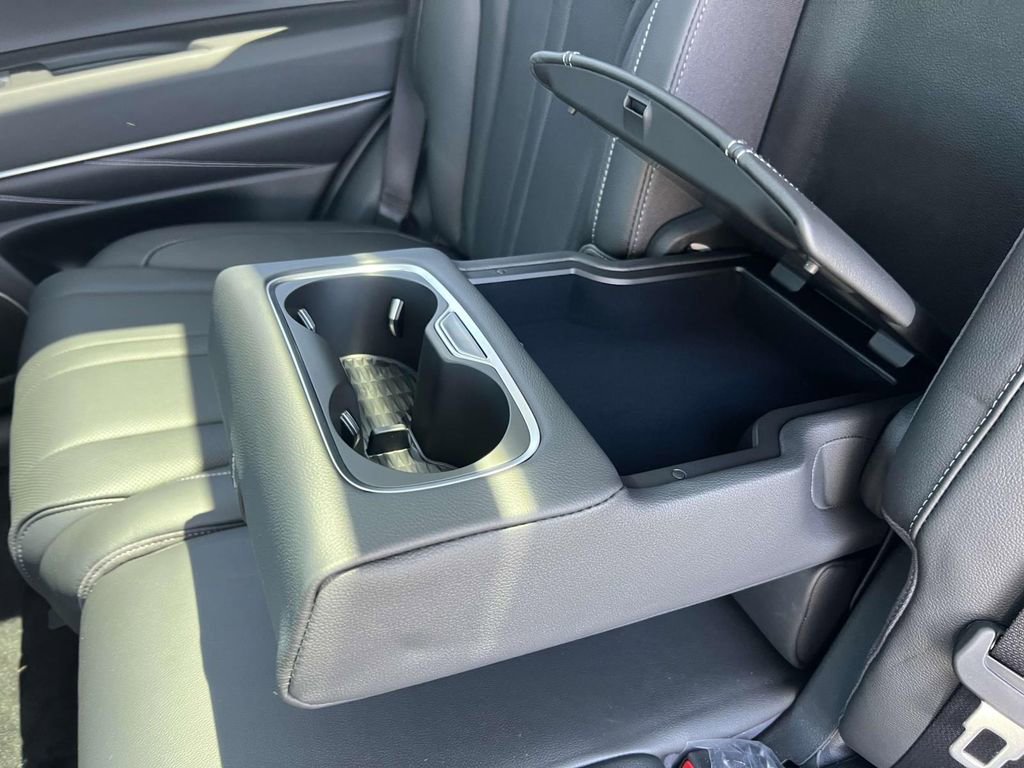 New 2025 Genesis GV80 2.5T Advanced image 10