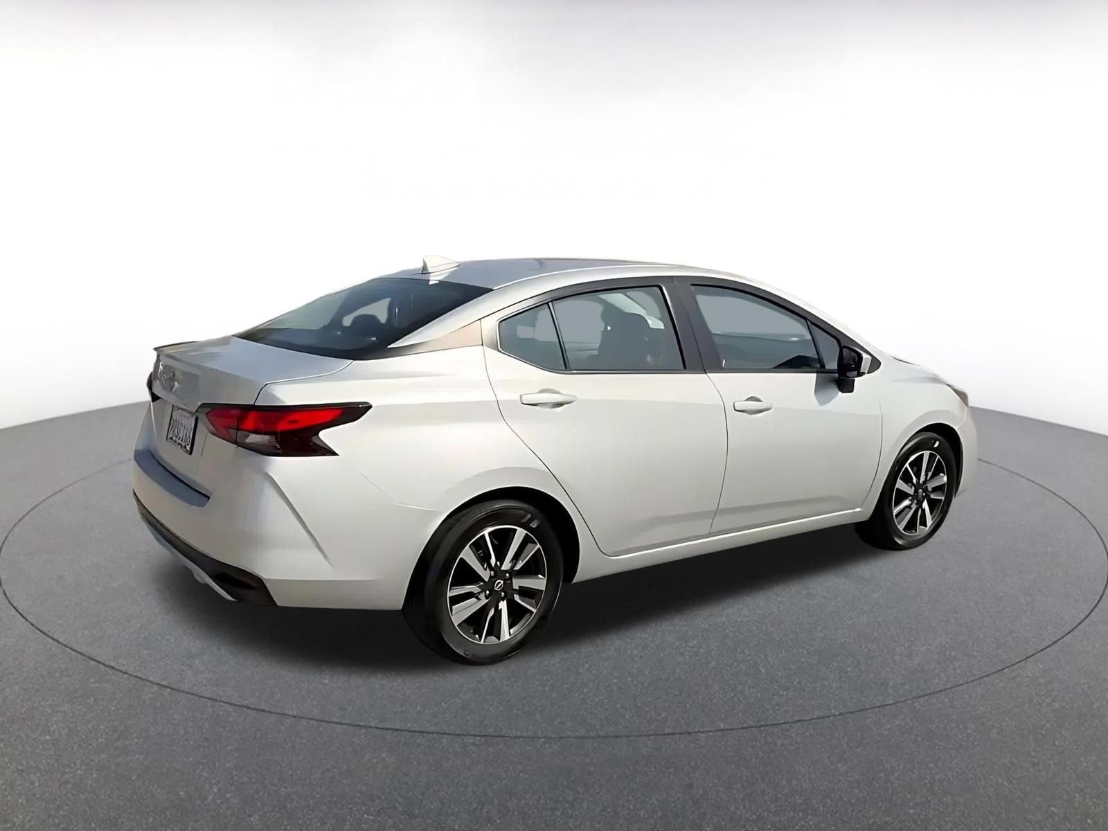 Used 2025 Nissan Versa SV FWD image 15