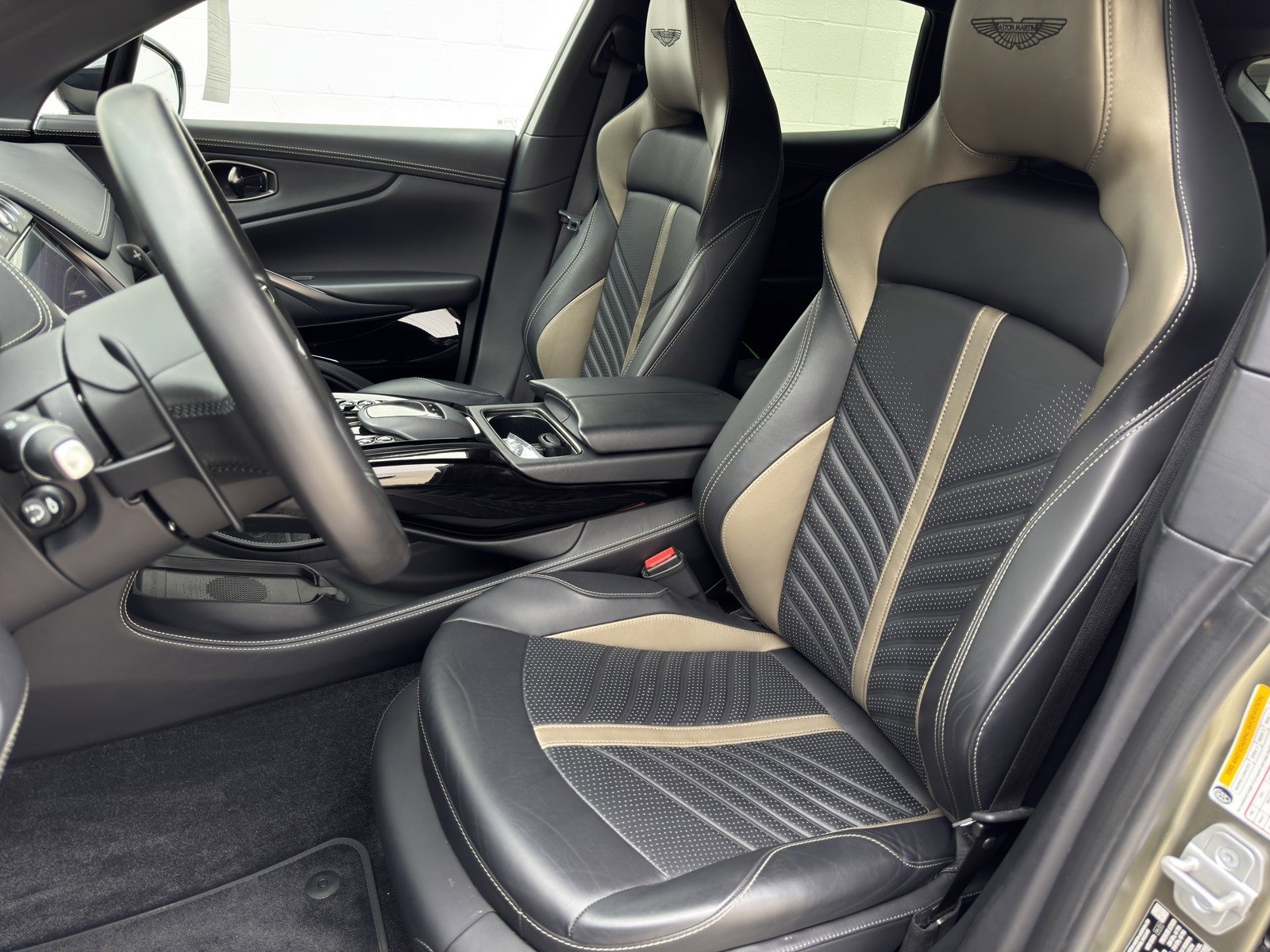 Used 2024 Aston Martin DBX 707 image 16