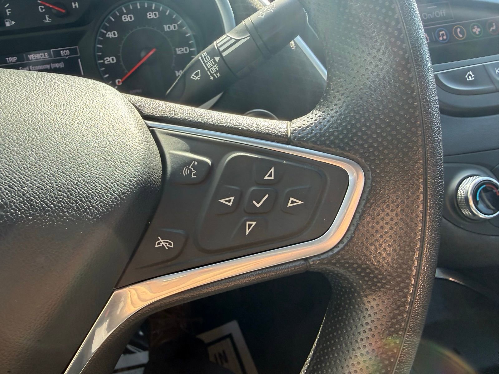 Used 2022 Chevrolet Malibu LT image 23