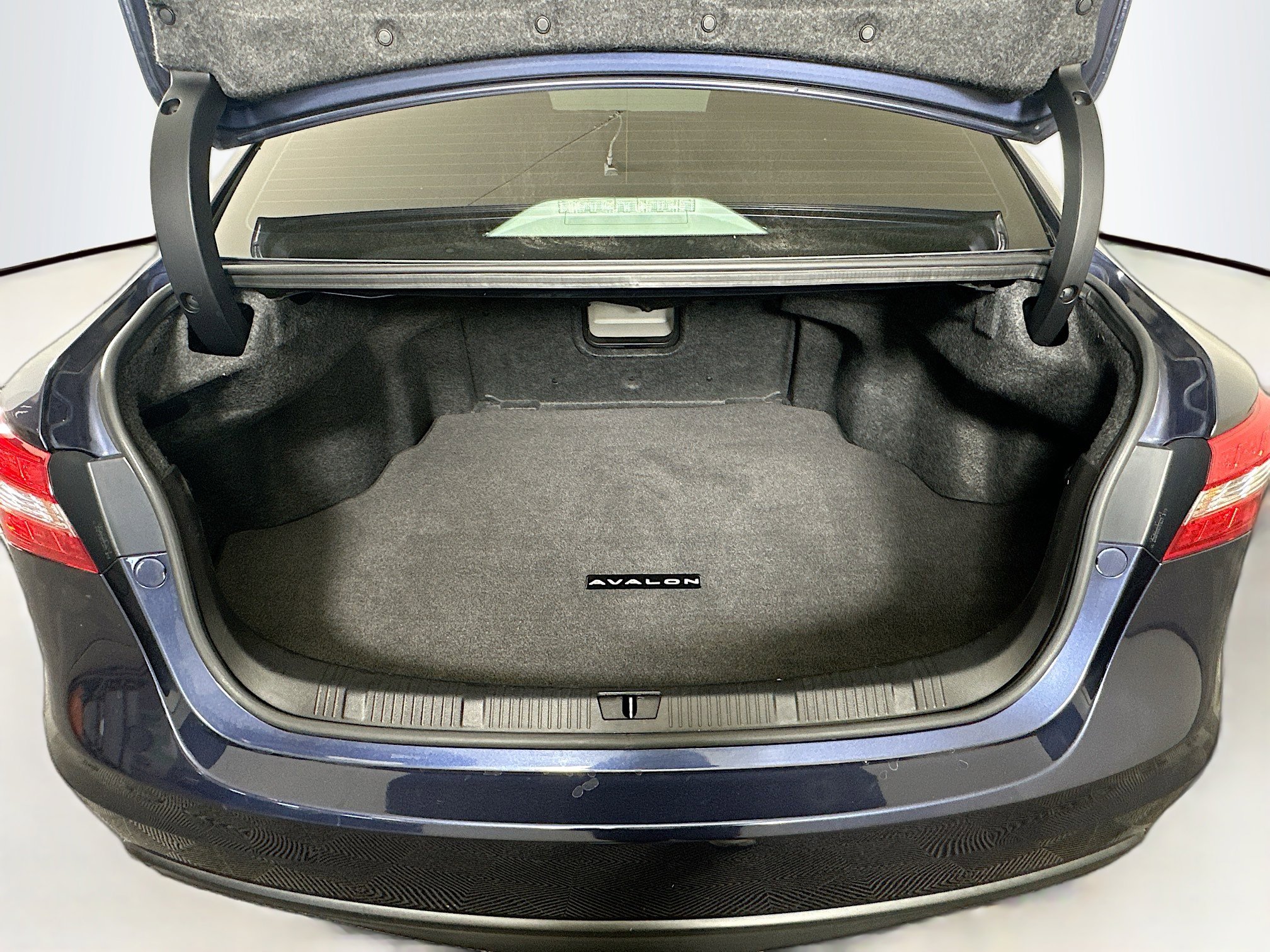 Used 2014 Toyota Avalon Limited FWD image 31