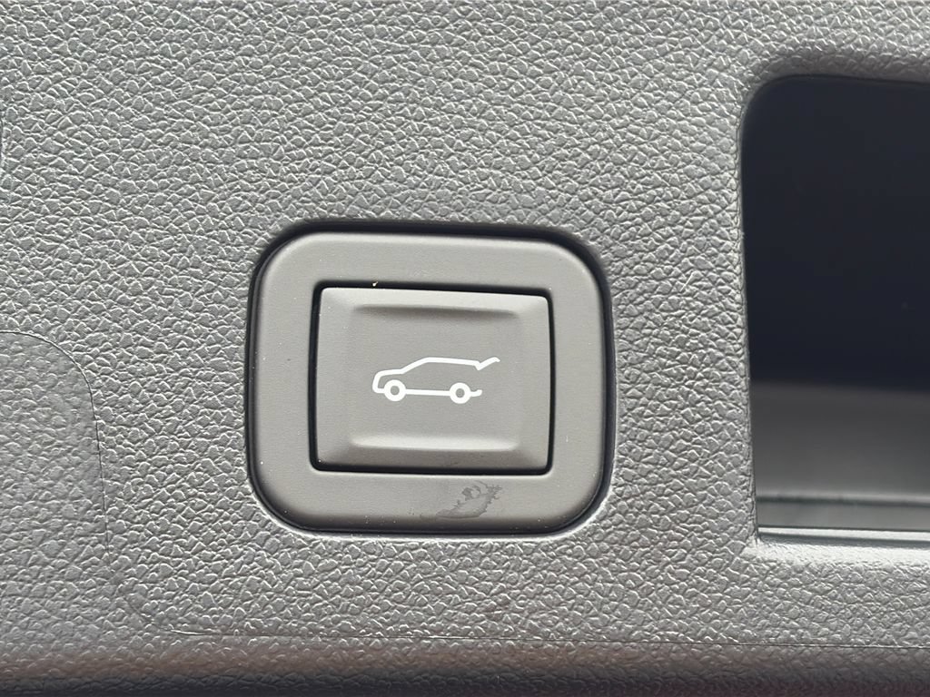 New 2026 Chevrolet Equinox ACTIV w/ Convenience Package III AWD/4WD image 8