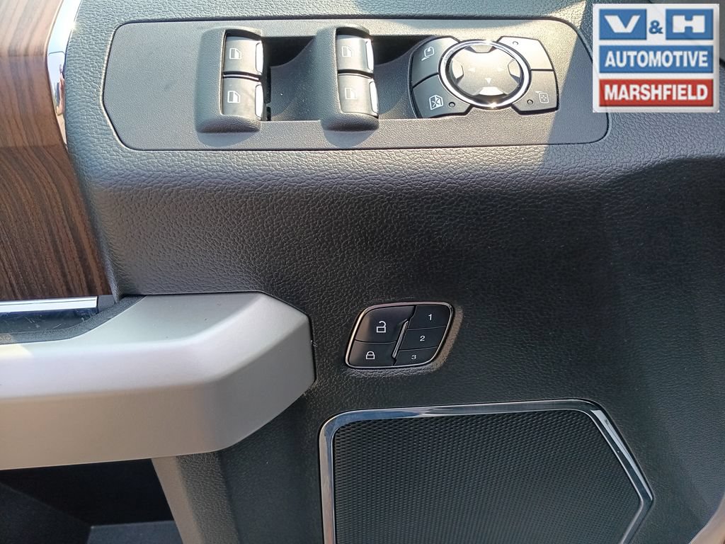 Used 2016 Ford F150 Lariat AWD/4WD image 17
