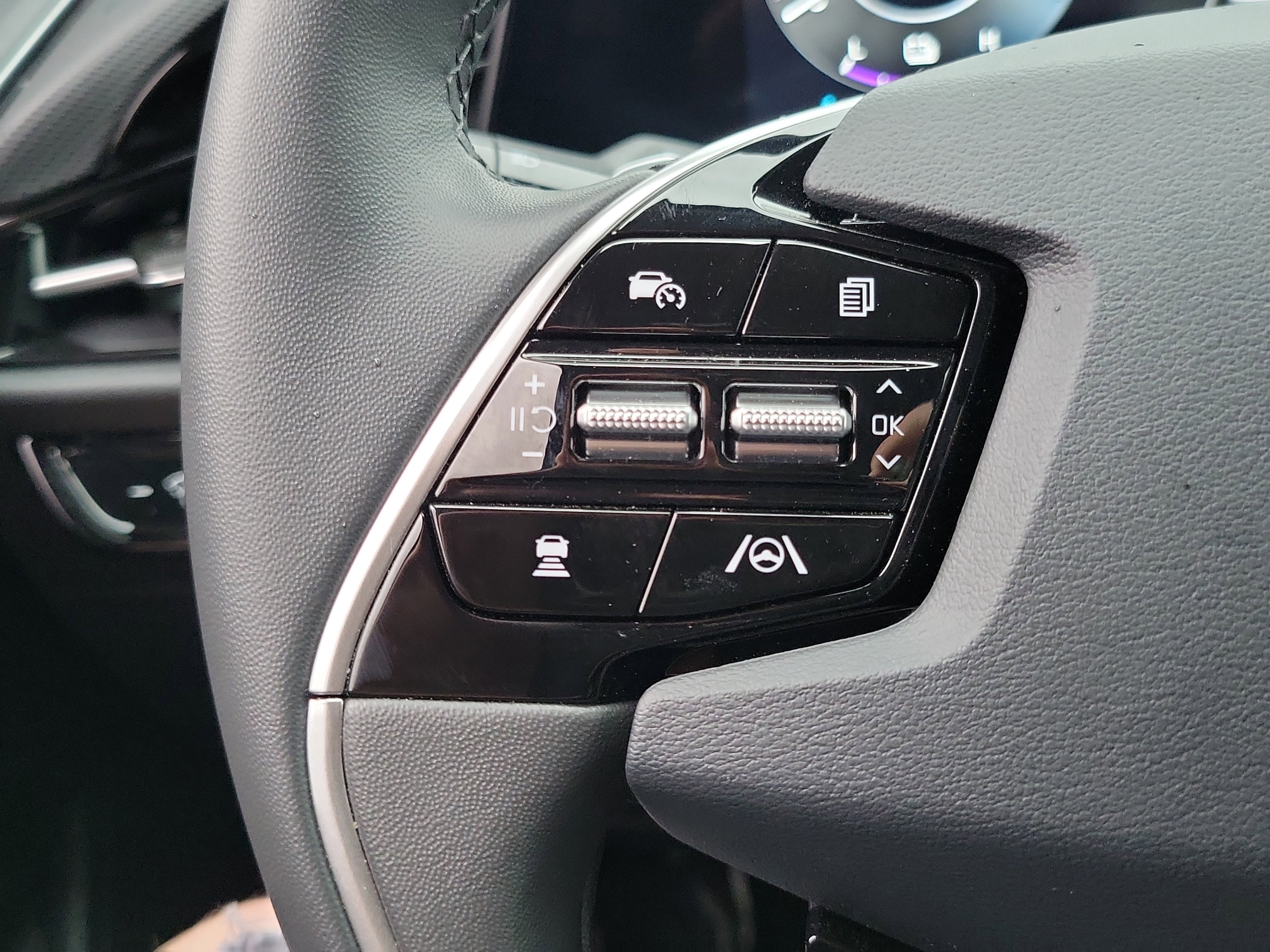 Used 2025 Kia Niro Wind image 7