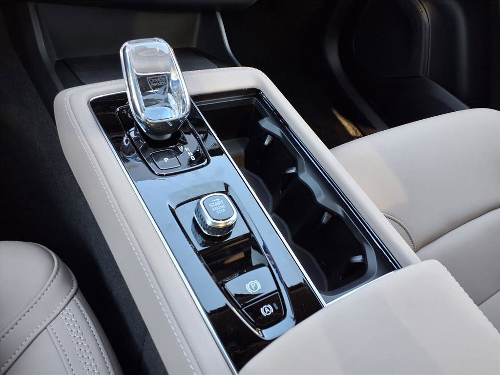 New 2026 Volvo XC90 T8 Core w/ Protection Package Premier image 20