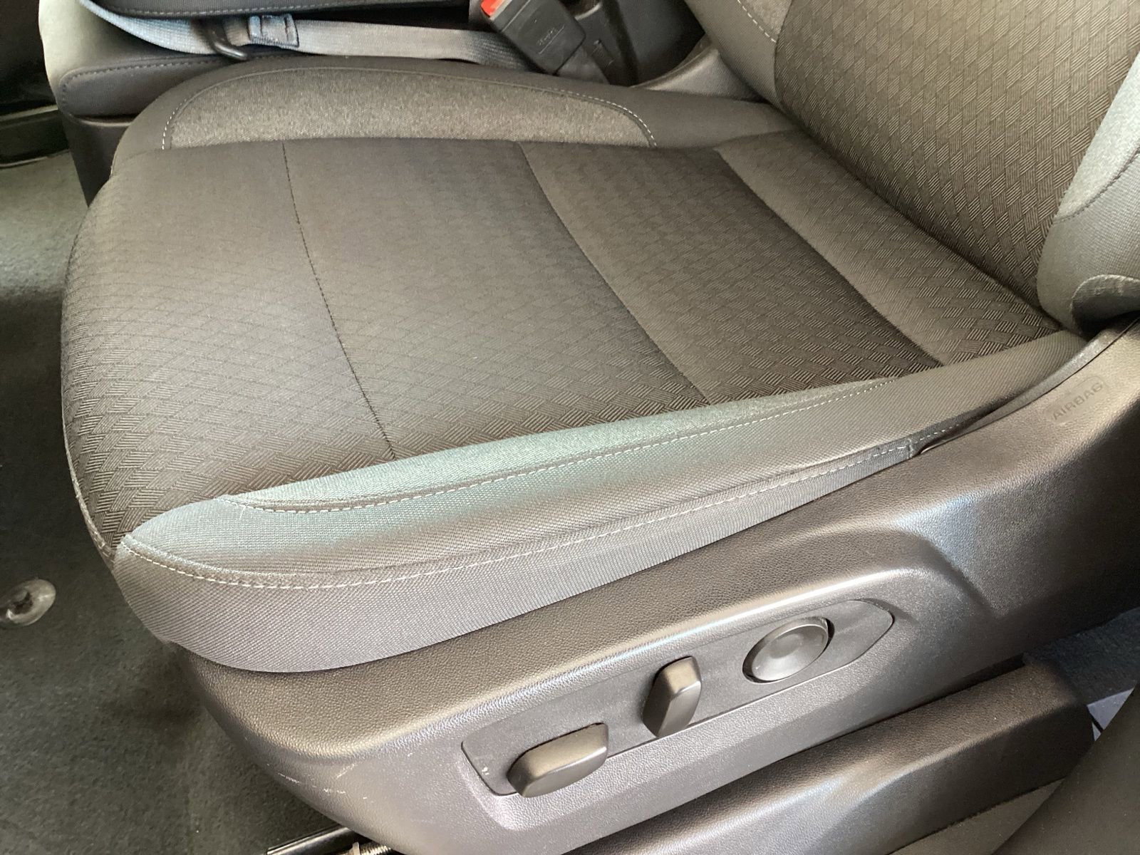 Used 2025 Chevrolet Silverado 2500 LT w/ Convenience Package image 12