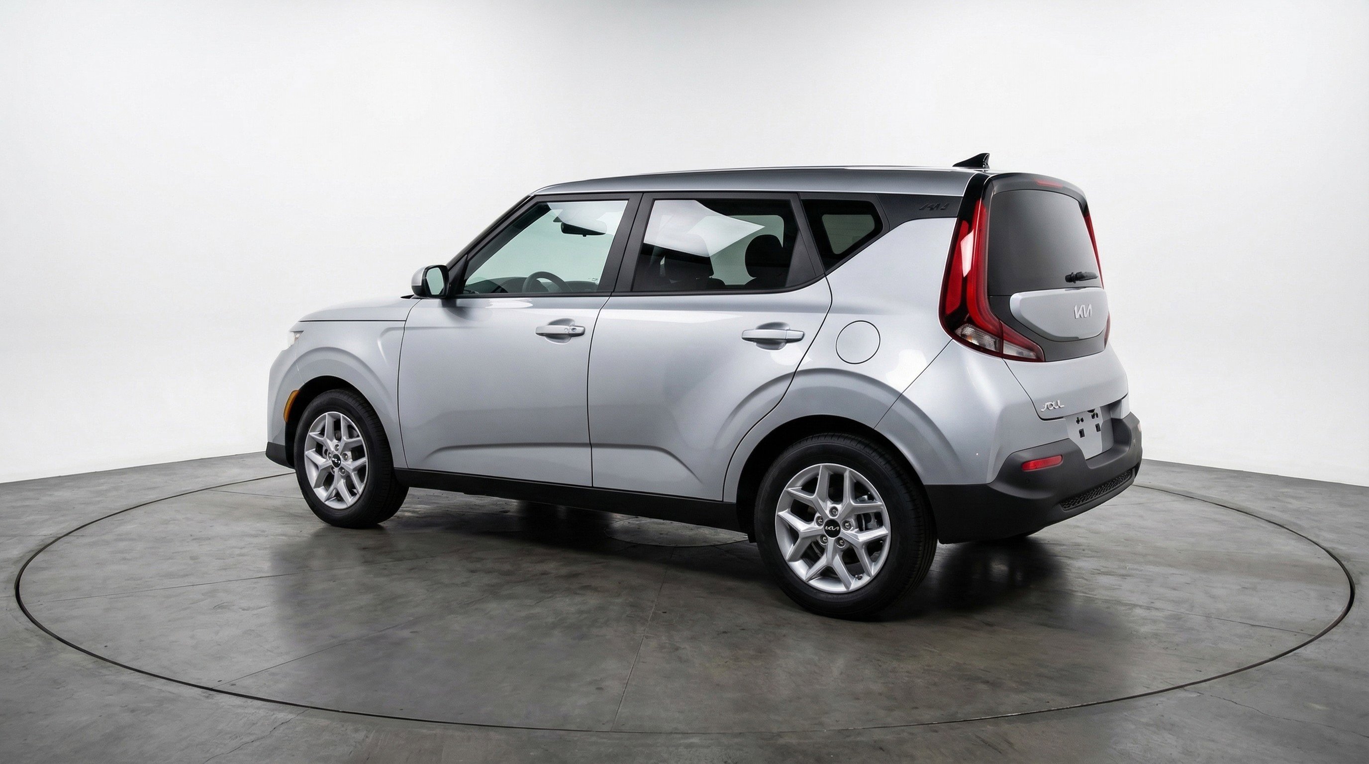 Used 2025 Kia Soul LX w/ LX Technology Package FWD image 6