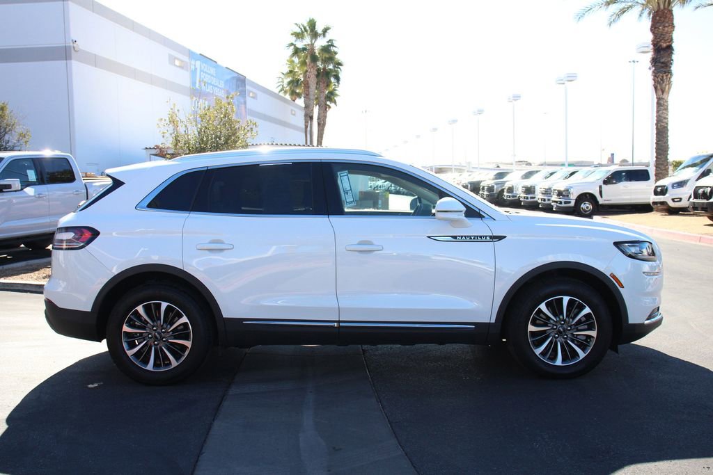 Certified 2022 Lincoln Nautilus AWD w/ Premium Package image 7