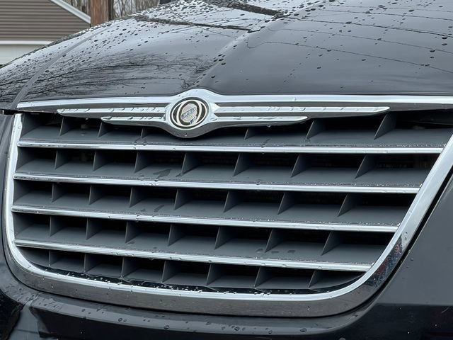 Used 2010 Chrysler Town & Country Touring w/ Safetytec Group image 37