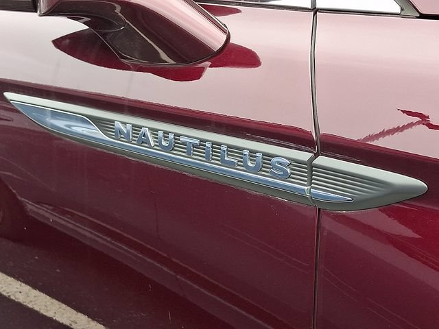 Used 2019 Lincoln Nautilus Select AWD/4WD image 9