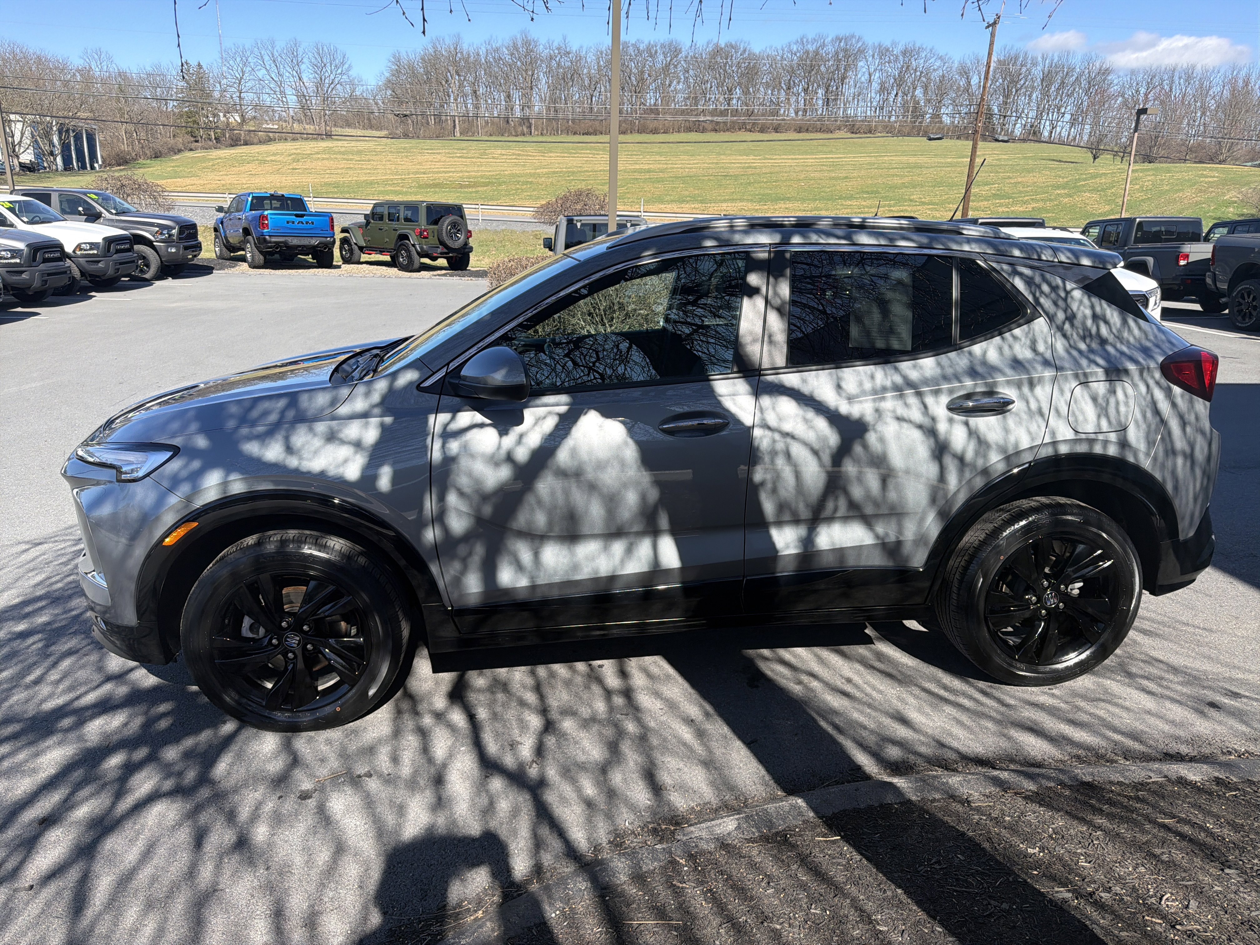 Used 2024 Buick Encore GX Sport Touring image 7