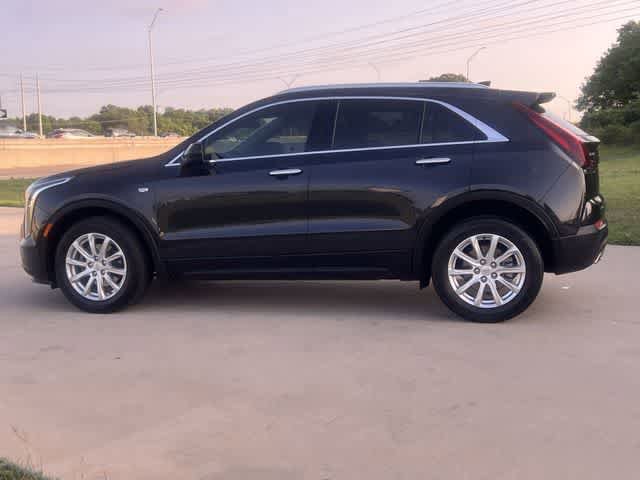 Used 2023 Cadillac XT4 Luxury w/ Cold Weather Package FWD image 4